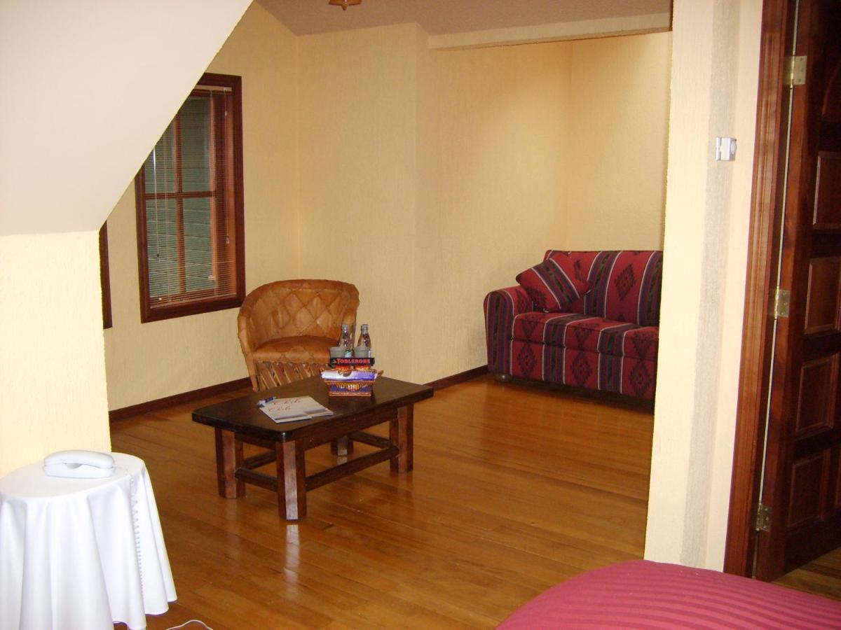 Yan Kee Way Lodge Bungalow ปูแอร์โตบารัส ภายนอก รูปภาพ